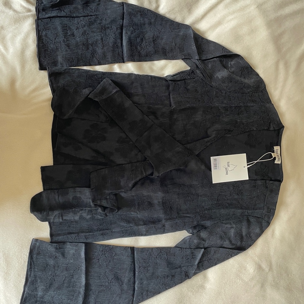 NWT - Djerf Avenue Long Sleeve Tie Front Top - Picture 3 of 3